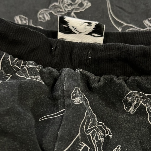 Sometime soon x Jurassic world tshirt and sweatpants size 6 - Picture 4 of 5
